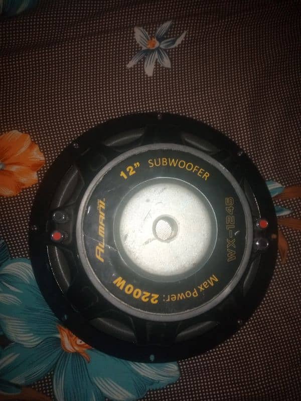 Almani subwoofer 2200wat  good condition high bass 1