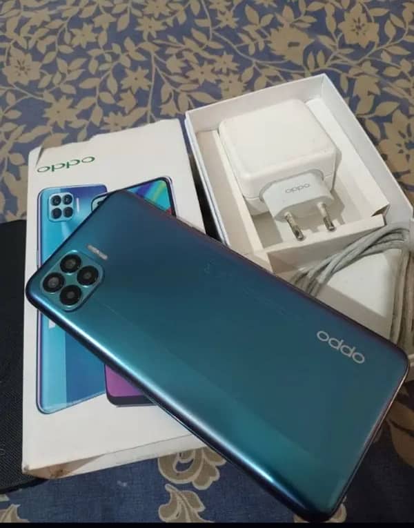 oppo F17 pro.   8+3 gb/ 128 gb 2