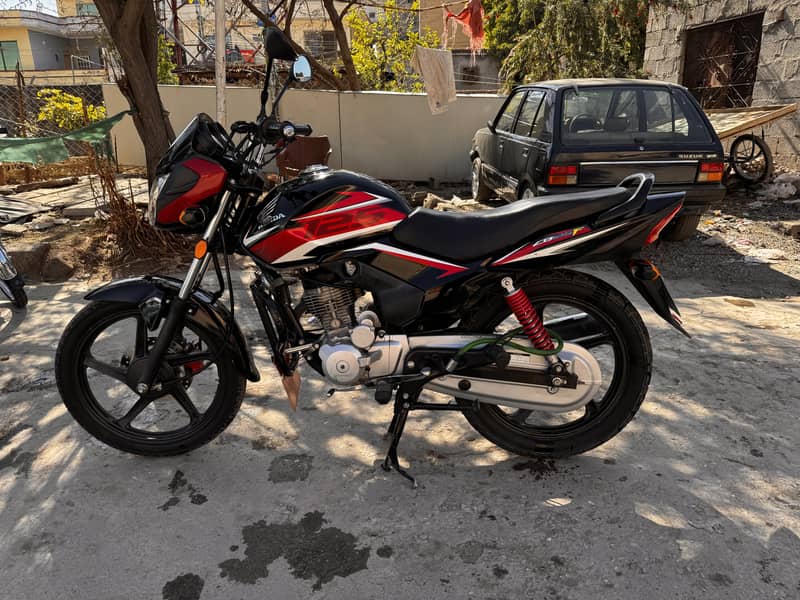 Honda CB 125F 2022 look like brand new 0