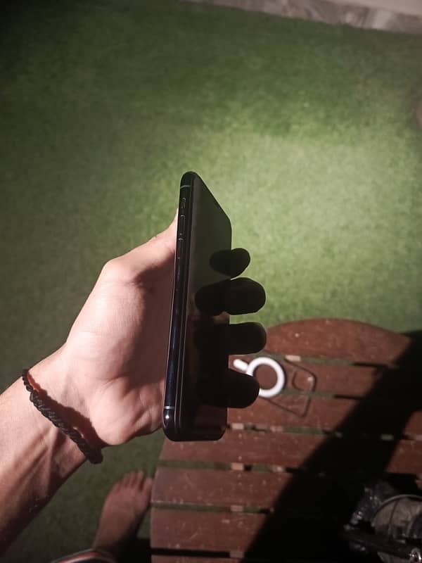 IPHONE 11 PRO (NON PTA) 5