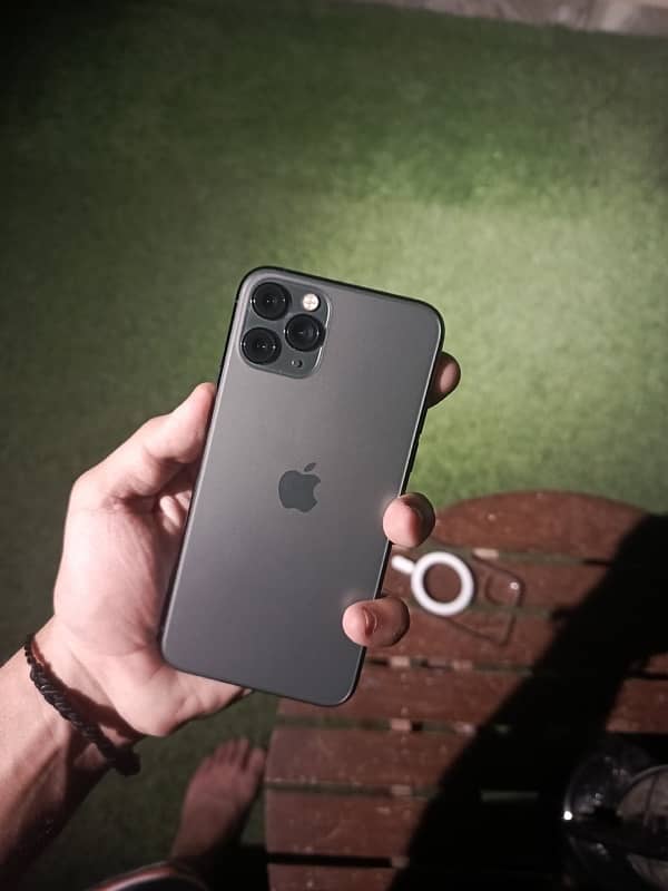 IPHONE 11 PRO (NON PTA) 6