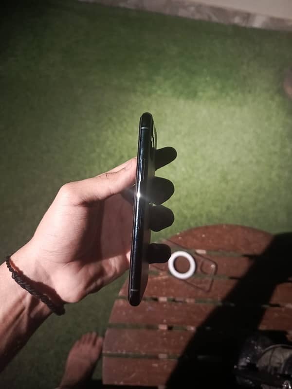 IPHONE 11 PRO (NON PTA) 9