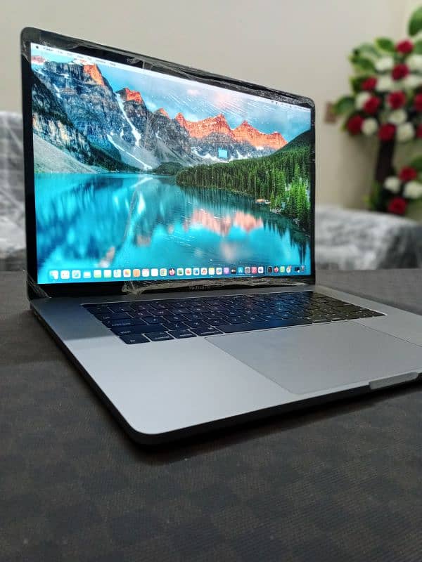 MacBook pro 2017 3