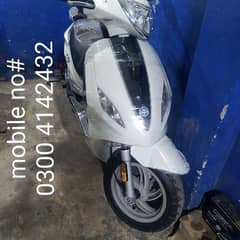 vespa piaggio 150cc  scooty available contact at**03004142432**