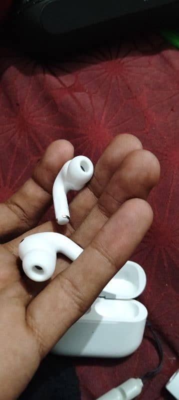 iphone earbuds 2nd generation 0