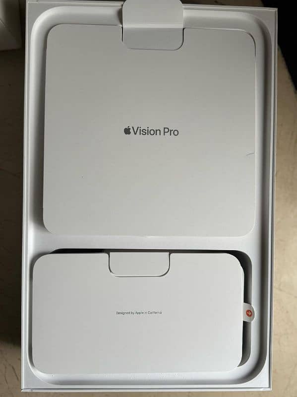 apple vision pro 256gb just box open 9