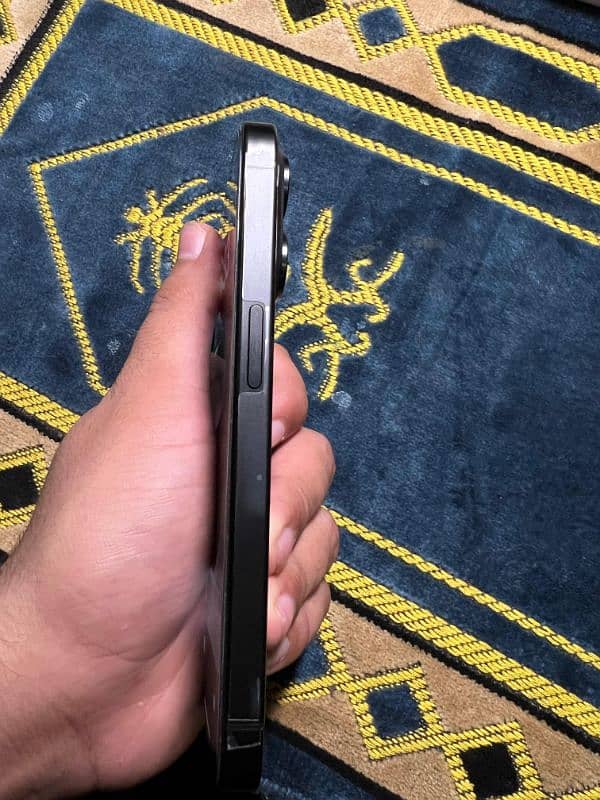 iphone 15 pro black titanium non pta 2