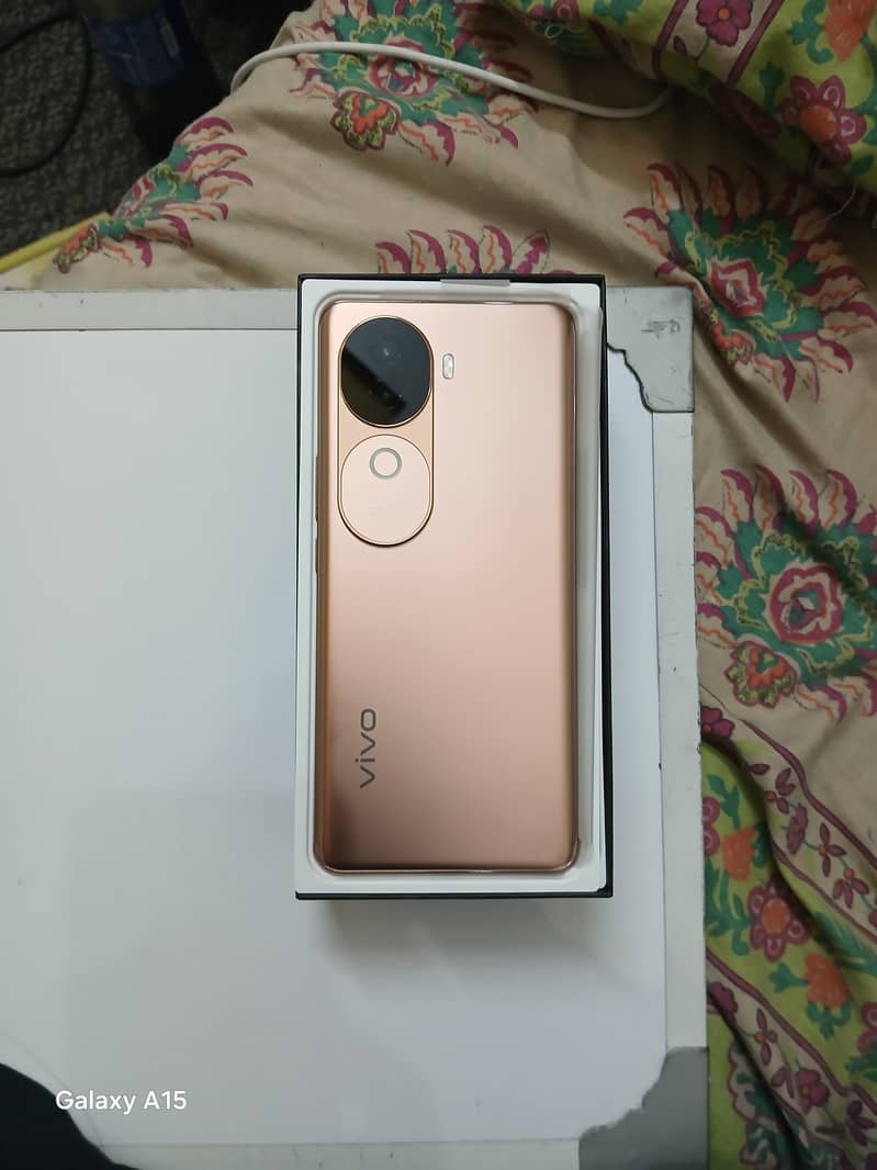 VIVO V40E 2