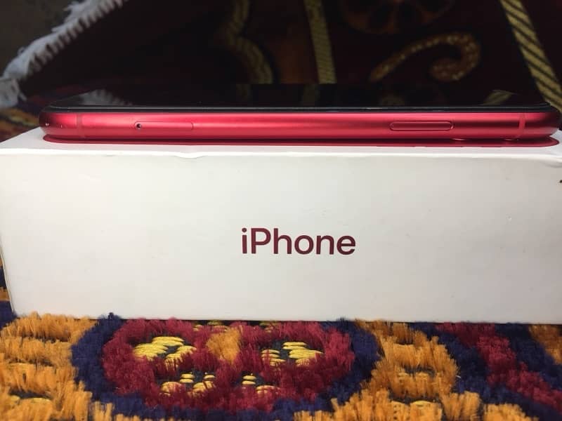 iPhone 11 Red USA LLA Model 64Gb 4