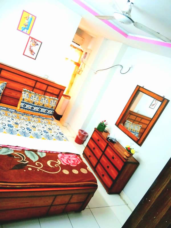 Daily weekly and monthly basis studio furnished apartment. 4