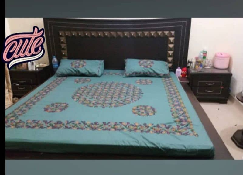 Bed Set With Side Tables And Dressing 2