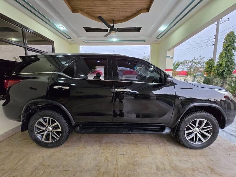 Toyota Fortuner V 2019 0