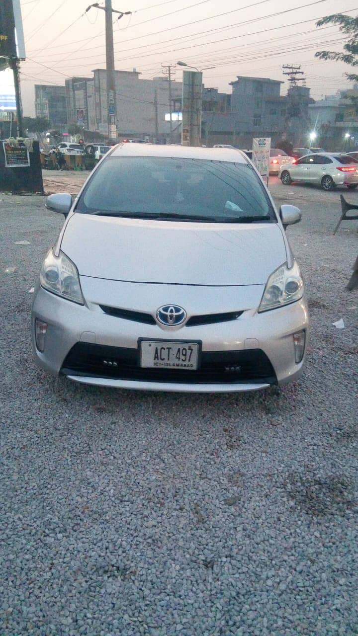 Toyota Prius 2012 1