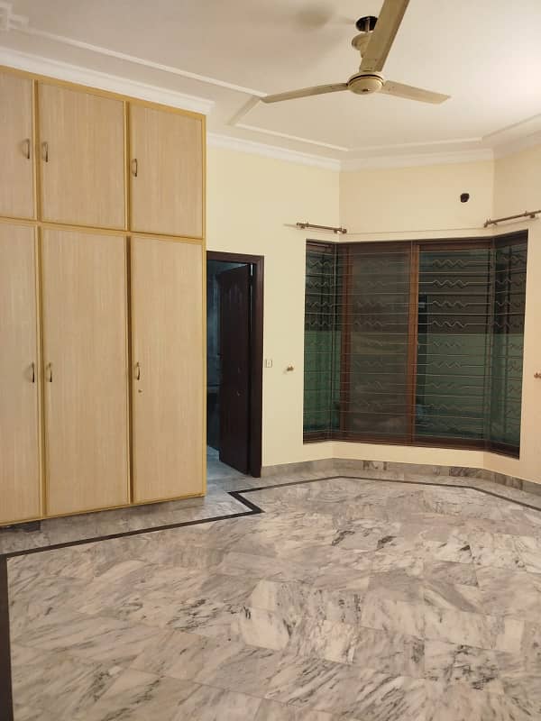 1 Kanal House for Rent in F2 Block 6 Beds, Double Unit PKR 3 Lac 6