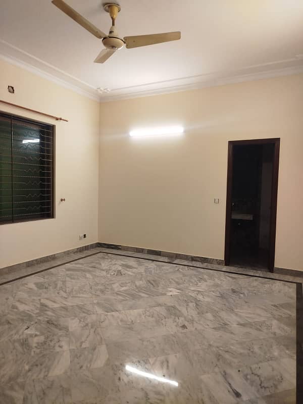 1 Kanal House for Rent in F2 Block 6 Beds, Double Unit PKR 3 Lac 8