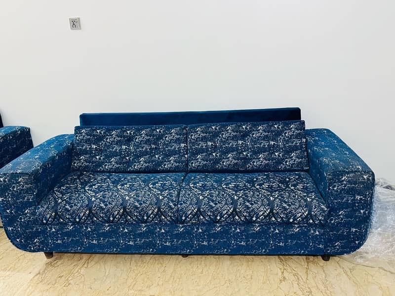 3 seater sofa 0