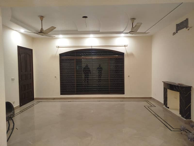 1 Kanal House for Rent in F2 Block 6 Beds, Double Unit PKR 3 Lac 11