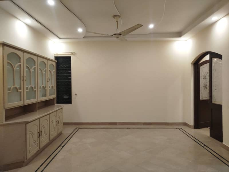 1 Kanal House for Rent in F2 Block 6 Beds, Double Unit PKR 3 Lac 15