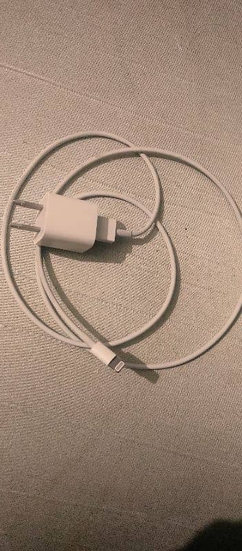 Iphone original 5watt charger 0