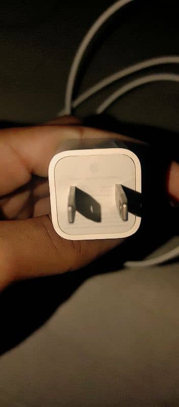 Iphone original 5watt charger 2