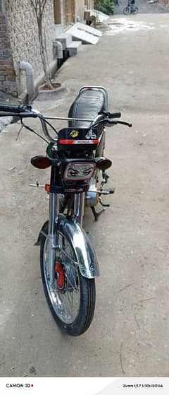 10/10 condition 2014model hai or kaaghaz,number plate ki warranty hai