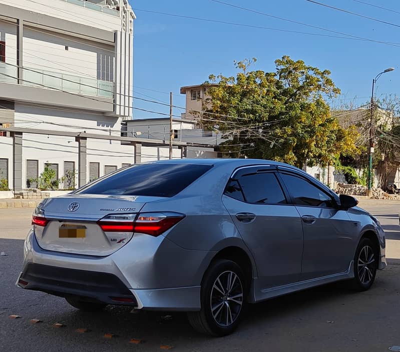 Toyota Corolla Altis 2021 4