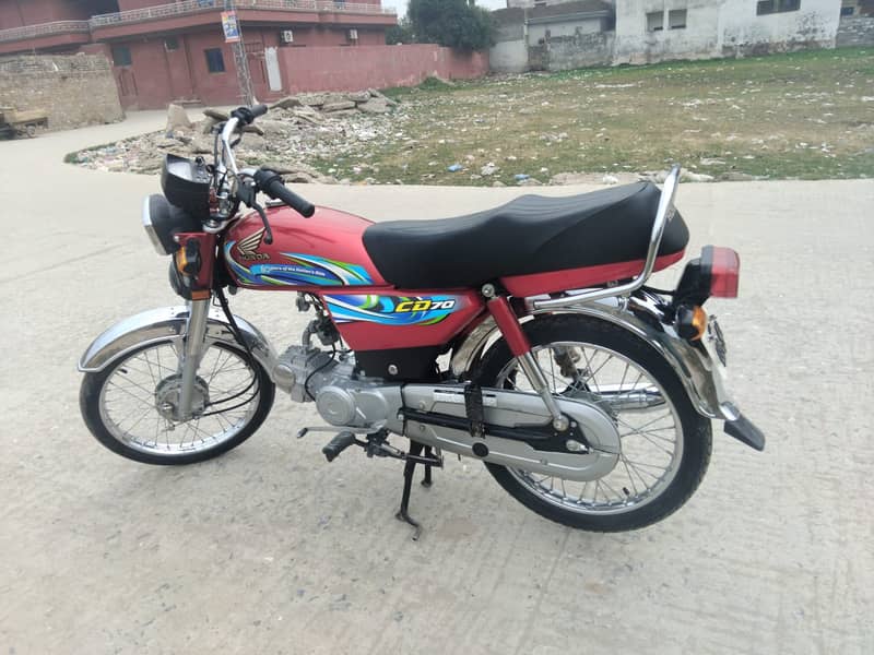 Honda CD 70 2024 3