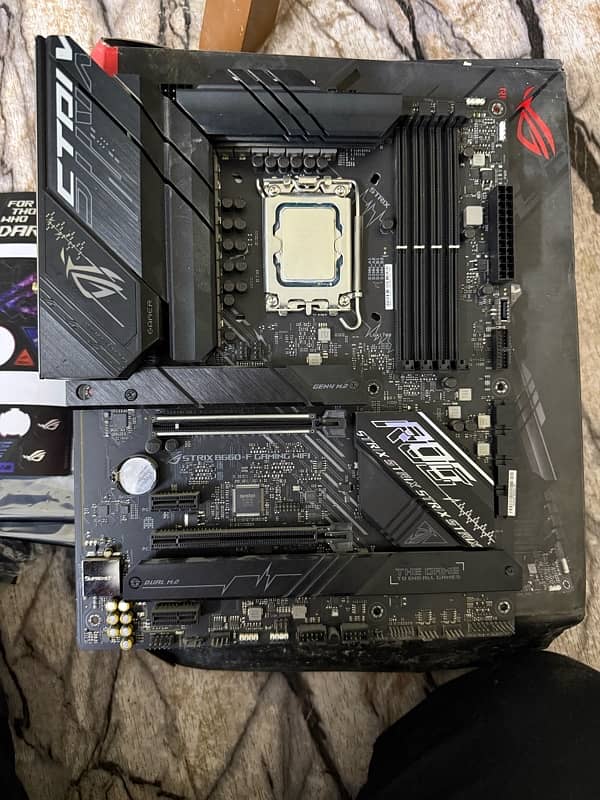 Intel i5 13 gen 13600k Gaming CPU and Asus RoG Strix B 660 F Gaming MB 2