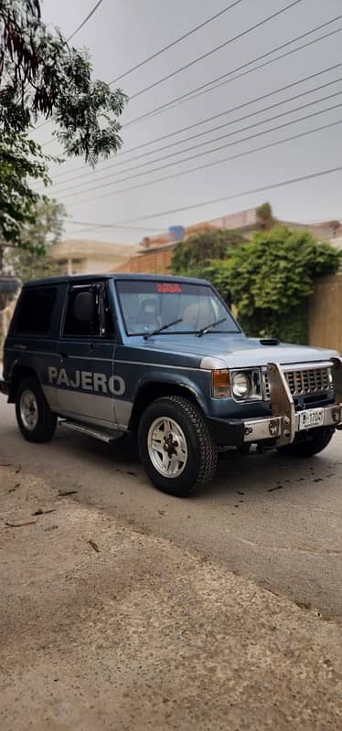 Mitsubishi Pajero 1988 4