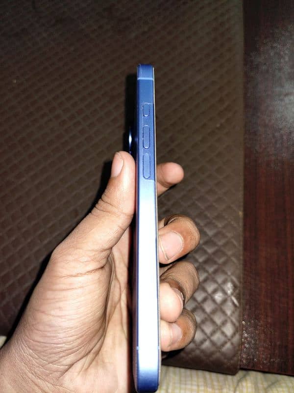 Iphone 16 ultramarine With box 5