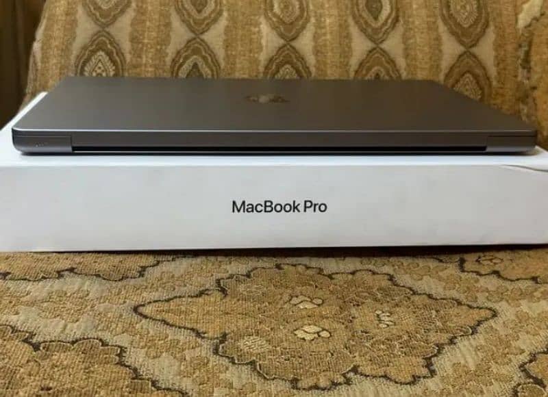 MacBook Pro 16’’ 32GB/1TB M1 Max Space Grey 1