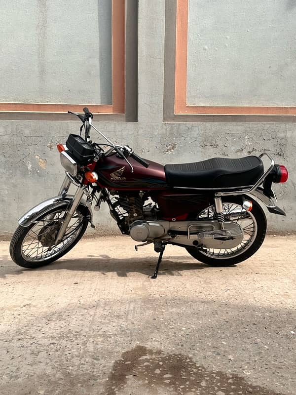 Honda 125 , Model 2018 , In good condition ,Price 180000 ,03355127354 4