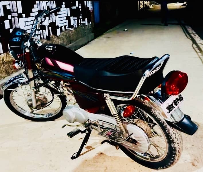 Honda 125 , Model 2018 , In good condition ,Price 180000 ,03355127354 5