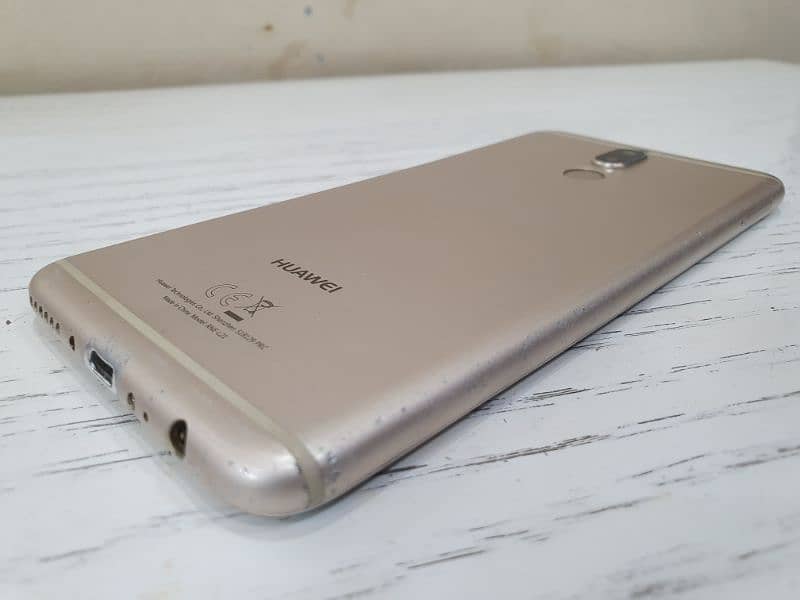 Genuine mate10 lite in Genuine condition 10