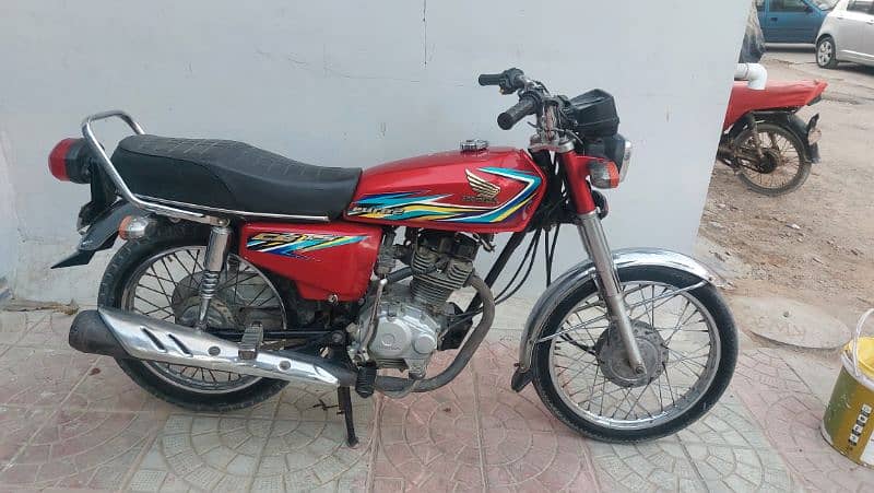 Honda 125 model 2018 (karachi number) all okay 3