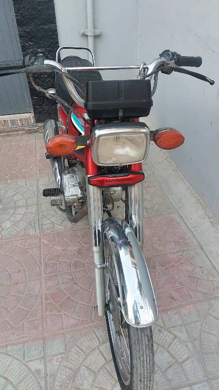 Honda 125 model 2018 (karachi number) all okay 7