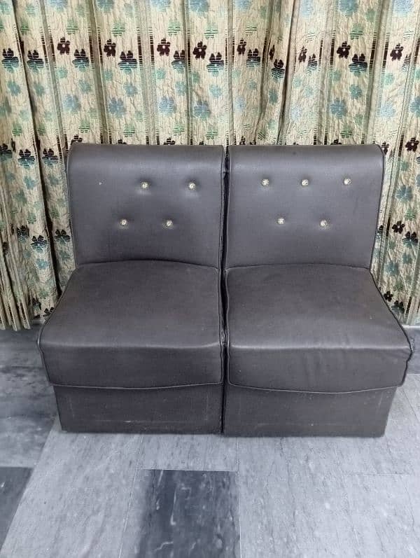 sofa & TV trolley in throw away price 0