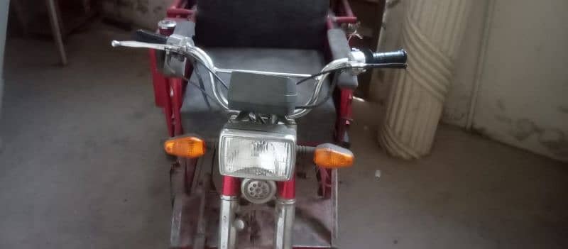 3 Wheeler motorcycle for disable persons 2