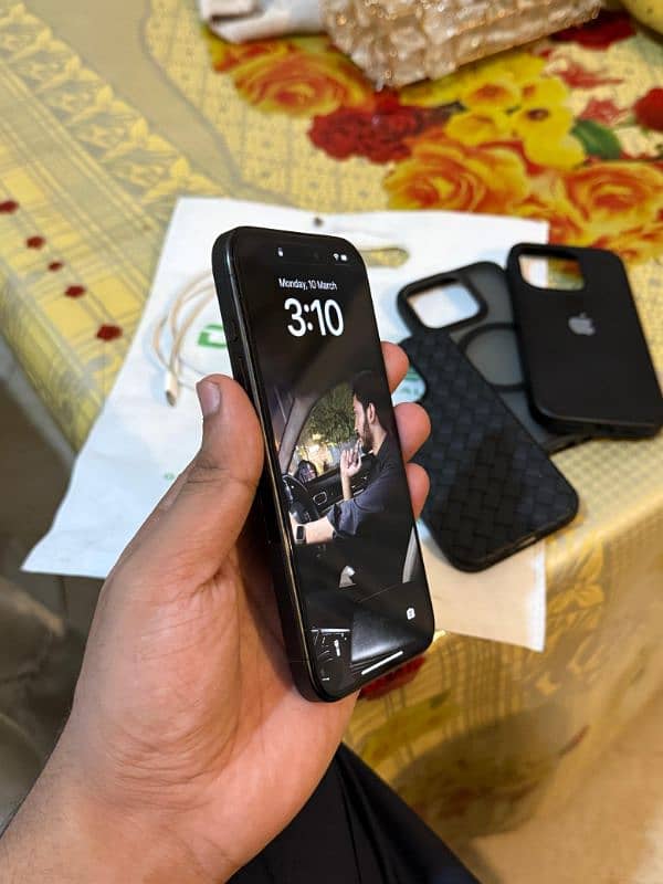 Iphone 15 Pro Jv black Colour 128Gb 10 by 10 Condition. 4