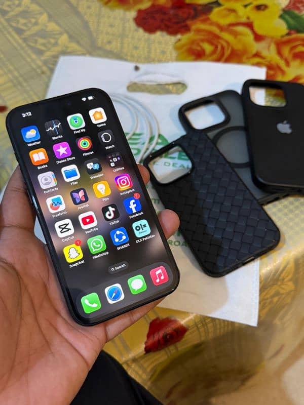 Iphone 15 Pro Jv black Colour 128Gb 10 by 10 Condition. 5