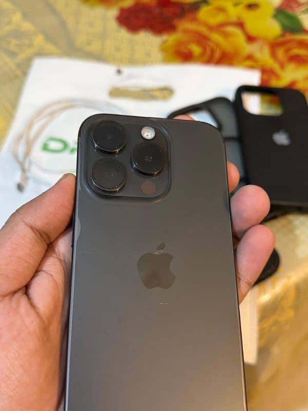 Iphone 15 Pro Jv black Colour 128Gb 10 by 10 Condition. 6