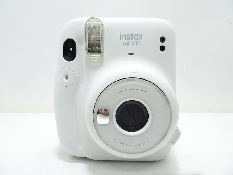 Instax mini 11 white color 1