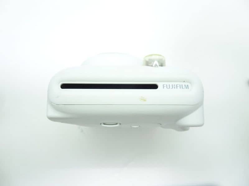 Instax mini 11 white color 3