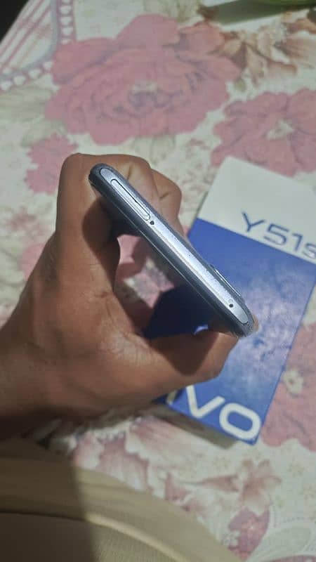 vivo y51s 8/128  exchange possible 0