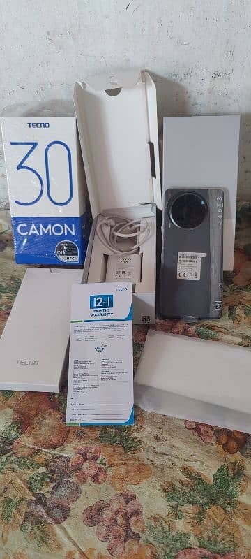 Tecno camon 30 12/256 2