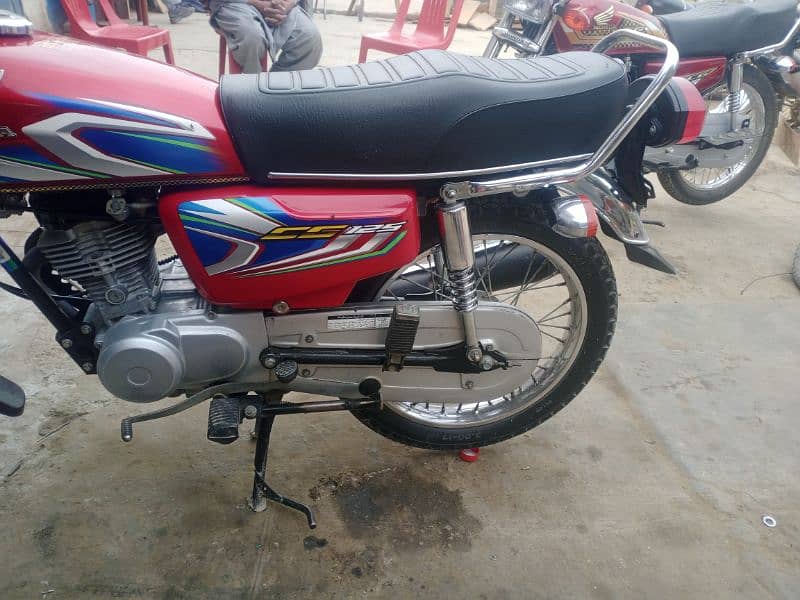 *Honda CG 125 ( Model  2022) Total Genuine* * Urgent Sale * Reg 4