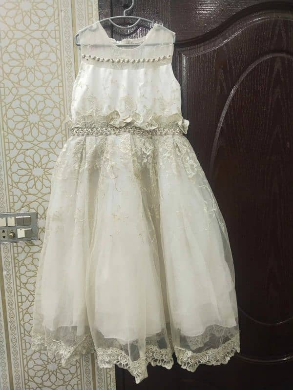 Girls dress 0