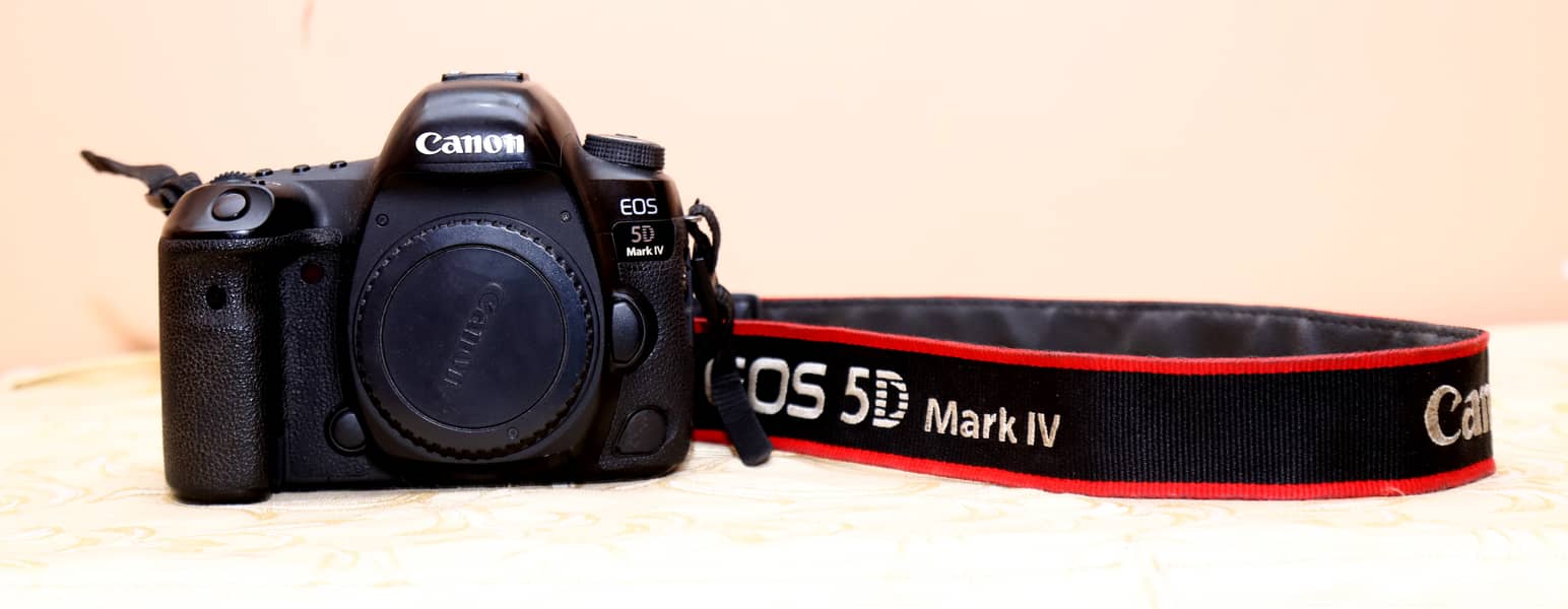 Canon 5D Mark IV DSLR 0