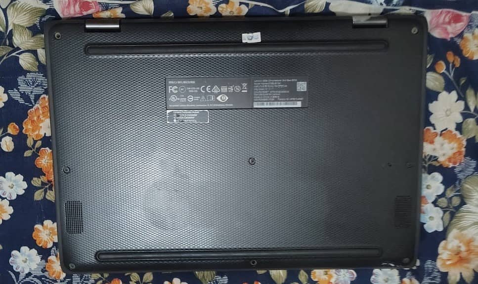 Lenovo Chromebook 300E (2nd Gen) Used With Charger for Sale 2