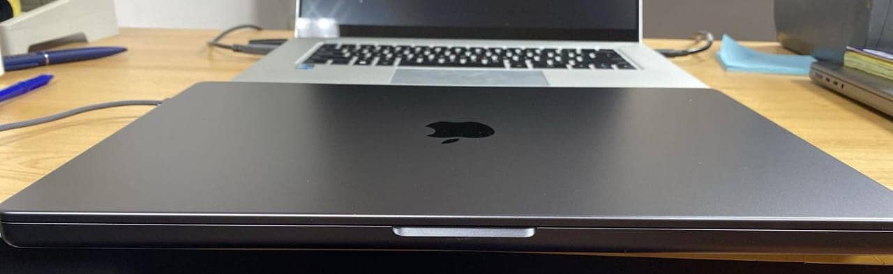 Macbook pro M1 13inches 16gbram/1tbssd 0